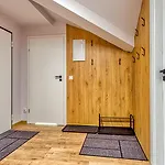Ostoja Vip Z Sauna, Strefa Relaksu I Pokojem Zabaw By Royal Aparts Шклярска-Поремба
