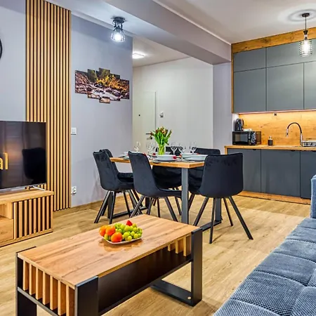 Ostoja Residence Vip Z Basenem, Sauna, Jacuzzi, Strefa Relaksu, Pokojem Zabaw I Wlasnym Parkiem By Royal Aparts