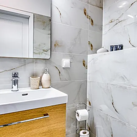Ostoja Residence Vip Z Basenem, Sauna, Jacuzzi, Strefa Relaksu, Pokojem Zabaw I Wlasnym Parkiem By Royal Aparts