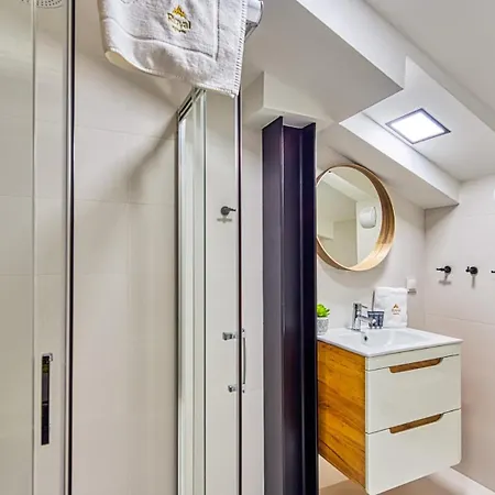 Ostoja Residence Vip Z Basenem, Sauna, Jacuzzi, Strefa Relaksu, Pokojem Zabaw I Wlasnym Parkiem By Royal Aparts *