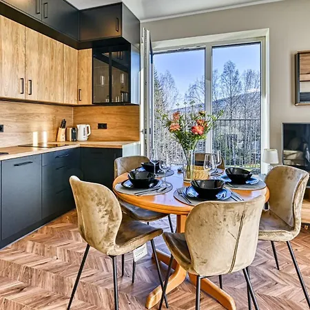 Ostoja Vip Ze Strefa Relaksu I Pokojem Zabaw By Royal Aparts Apartament *